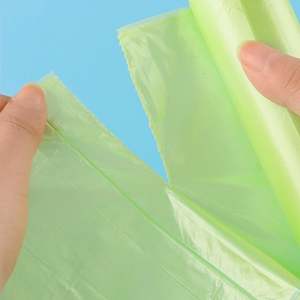 Sac poubelle compostable écologique 19x21 à soufflets avec logo personnalisé, impression en gravure sur plastique PE pour produits ménagers, sans odeur - Product Image 3