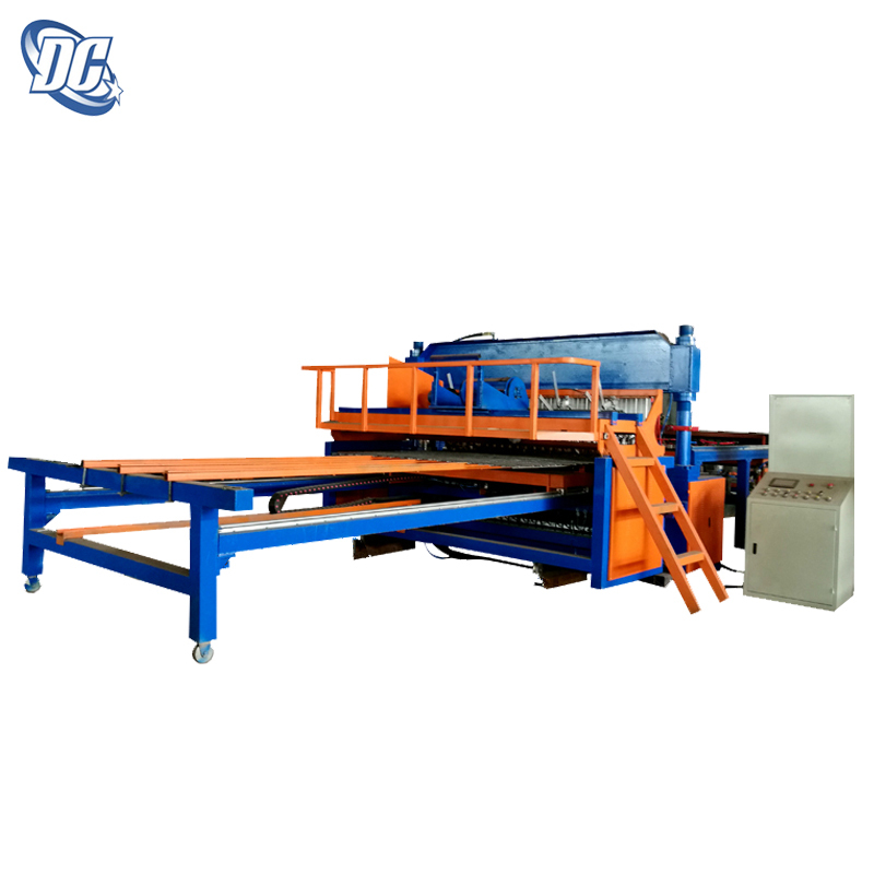 Full automatic welded wire mesh machine manufacture/welding steel mesh machine/welding steel bar machine