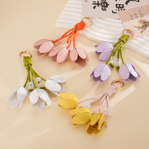 Porte-clés en cuir PU fait main en forme de tulipe, breloque pour sac, perles florales pour femmes, porte-monnaie, étui pour téléphone portable, pendentif pour clé de <span class=keywords><strong>voiture</strong></span>, accessoires - Product Image 1