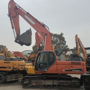 Excavatrice Doosan DX300LC-9C puissante de 30 tonnes à bas prix bien entretenue avec moteur de travail municipal. - Product Image 2