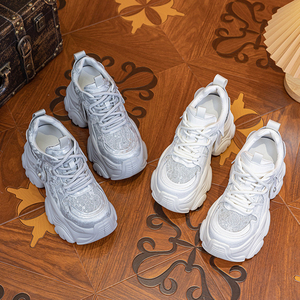 Baskets compensées pour femmes de 9 cm, collection été 2026, légères, respirantes, avec empiècements en maille - Product Image 4