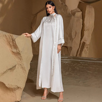 BA5112 Élégant Blanc Deux Pièces Ensemble Robe Perlée Cousue À La Main Robe Arabe Moyen-Orient Caftan Commerce Extérieur Abaya pour l'Aïd