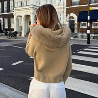 Nouveau pull décontracté à capuche zippé en polyester 100 % respirant et doux au toucher pour femme, longueur moyenne, couleur unie