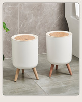 Panier à papier rond surélevé créatif à poussoir, en plastique imitation bois blanc, grande capacité 7L, pour salon et chambre à coucher