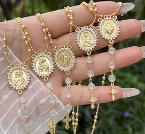 Collier vintage avec médaille <span class=keywords><strong>de</strong></span> la Vierge <span class=keywords><strong>Marie</strong></span> catholique, perles <span class=keywords><strong>de</strong></span> jade <span class=keywords><strong>rose</strong></span>, médaille <span class=keywords><strong>de</strong></span> Notre-Dame en zircon cubique et croix en forme <span class=keywords><strong>de</strong></span> cœur - Product Image 1