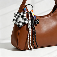 Lindo y Dulce Llavero de Flores de Tela de Poliéster Tejida, Llavero de Flores de Cuerda de Nylon Miu, Accesorios para Llaveros, Colgante para Mochila de Niña, Regalos