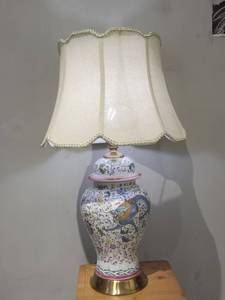 Large cream color ceramic ginger jar body <strong>lamp</strong> <strong>UK</strong> market like <strong>table</strong> <strong>lamp</strong> with pleated <strong>shade</strong> - Product Image 5