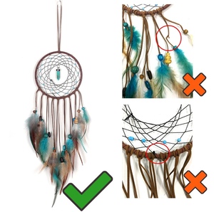 Petit attrape-rêves mural rouge artisanal, style Art déco bohème, écologique, avec plumes, idéal pour les loisirs créatifs d'anniversaire - Product Image 5
