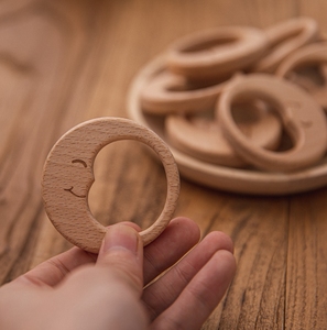 Personnalisé En Bois de Hêtre Naturel Anneau de Dentition Lune Smiley Bébé Molaire Jouet De Dentition - Product Image 5