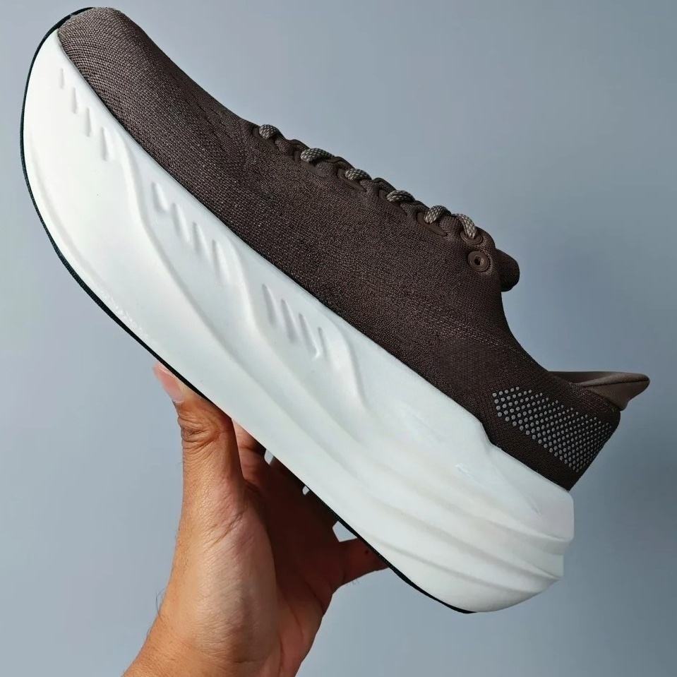 สีเทาเข้ม