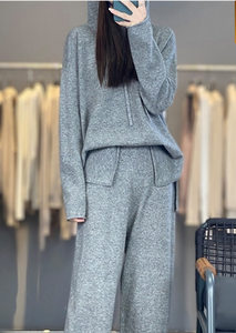 Женский повседневный весенний модный вязаный костюм-двойка больших размеров: однотонный свободный пуловер с V-образным вырезом и длинными рукавами, брюки - Product Image 5