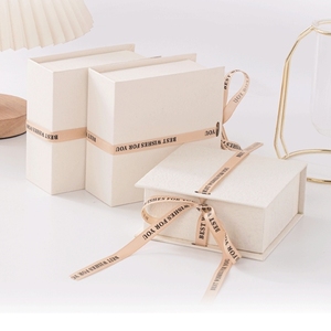 Boîte à bijoux en papier à rabat avec ruban, emballage personnalisé, vente chaude - Product Image 3
