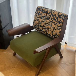 Fauteuil rétro moderne du milieu du siècle, fauteuil lounge en bois massif avec dossier à motifs, fauteuil d'appoint en tissu vert pour salon - Product Image 1