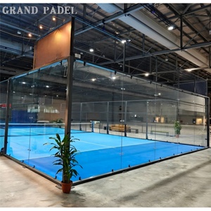 <span class=keywords><strong>Terrain</strong></span> <span class=keywords><strong>de</strong></span> <span class=keywords><strong>padel</strong></span> panoramique OEM/ODM d'usine avec revêtement en PE pour gazon bleu <span class=keywords><strong>de</strong></span> 12 mm, clôture en maille et poteaux multicolores pour <span class=keywords><strong>terrain</strong></span> <span class=keywords><strong>de</strong></span> tennis et <span class=keywords><strong>de</strong></span> <span class=keywords><strong>padel</strong></span> - Product Image 1