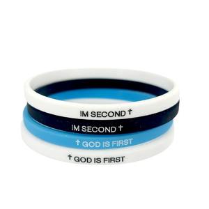 Braccialetto in Silicone 'DIO È PRIMO, IO SONO UNO DEGLI ALTRI' Personalizzabile, Sottile e Stretto, Sportivo, Religioso Cristiano - Product Image 2