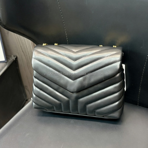 Bolso de Hombro Cruzado de Lujo Vintage de Diseñador con Acolchado en V, Borlas y Cremallera, para Verano y Primavera, Inspirado en Marcas, Tipo Clutch para Mujer - Product Image 3