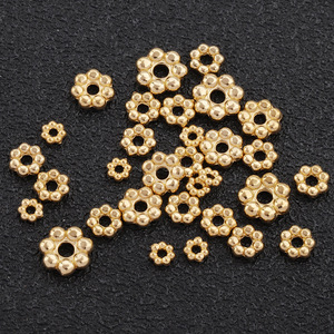 ลูกปัดสแตนเลสทรงดอกไม้ขนาด 4 มม. ชุบทอง สำหรับงาน DIY เครื่องประดับ - Product Image 1