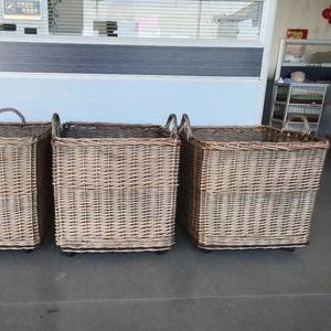 <span class=keywords><strong>Cesto</strong></span> Quadrato <span class=keywords><strong>in</strong></span> <span class=keywords><strong>Vimini</strong></span> di Alta Qualità per Legna da Ardere con Ruote - Product Image 3