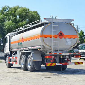 รถบรรทุกน้ำมันดีเซล HOWO 6x4 ความจุ 20,000 ลิตร สำหรับบรรจุสารเคมีหนัก กำลัง 351-450 แรงม้า พร้อมเกียร์ธรรมดา - Product Image 4