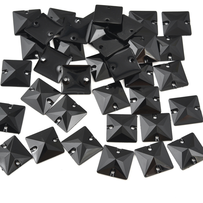C02	Noir de jais