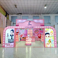 Stand d'exposition élégant pour salon professionnel de cosmétiques, stand d'exposition personnalisé de 20x20 pieds, vitrine réutilisable pour salon de beauté