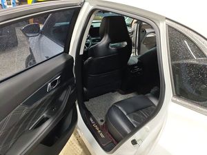 Changan UNI-K 2024 2.0T 4x2 Édition Voyage Mondial 5 places Essence SUV R21 Conduite à Gauche Basique Automatique d'Occasion - Meilleures Ventes - Product Image 4