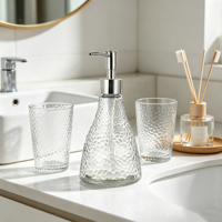 Pompe à savon en verre martelé mat de luxe, vente en gros OEM |   Bouteille de distributeur de lotion rechargeable avec bouchon à vis pour la salle de bain et la cuisine
