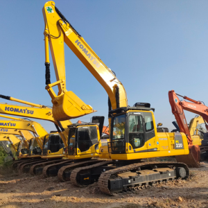 Excavatrice hydraulique Komatsu PC220-8 d'occasion, 22600 kg, moteur à engrenages, roulement, capacité de la benne de 1,2 m, performance supérieure, marque japonaise, 2022 - Product Image 1