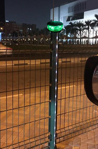 Luz de advertencia de tráfico LED giratoria magnética con energía Solar, baliza de ambulancia, pernos de carretera de acero, barricadas para gestión de tráfico - Product Image 5