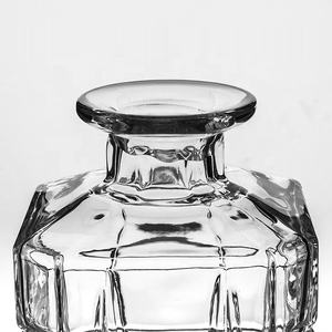 Carafe à whisky NOVARE 25 oz en verre sans plomb, style classique, certifiée LFGB, pour whisky, bourbon, liqueur, logo personnalisé, usage domestique - Product Image 5