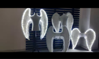 Ailes d'ange lumineuses en plumes blanches LED, accessoire de costume pour spectacle sur scène, accessoire de déguisement pour spectacle de nuit en boîte de nuit