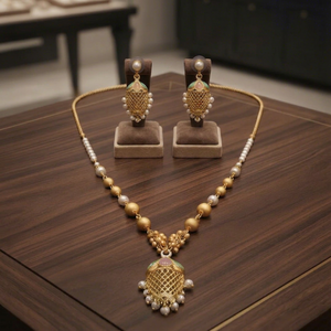 Elegante collar de cuentas chapado en oro con perlas de imitación y jade verde para mujer, joyería de boda - Product Image 1