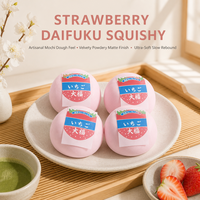 Balle anti-stress souple en forme de fraise rose, emballée individuellement, pour enfants et adultes, vente au détail et en gros