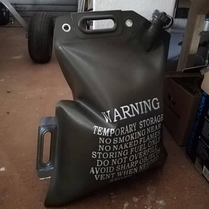 Vente en gros <span class=keywords><strong>20</strong></span> <span class=keywords><strong>Litres</strong></span> Portable Pliant Réservoir à Carburant Logiciel Portable Huile Carburant Stockage Jerry Can - Product Image 6
