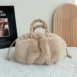 Nouveau <span class=keywords><strong>sac</strong></span> en peluche hiver femmes mode sacs à main nuage <span class=keywords><strong>fausse</strong></span> <span class=keywords><strong>fourrure</strong></span> <span class=keywords><strong>sac</strong></span> à main mode décontracté femmes <span class=keywords><strong>sac</strong></span> à bandoulière moelleux <span class=keywords><strong>sac</strong></span> - Product Image 3