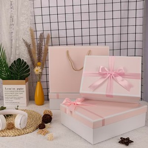 Empaque Elegante con Altavoz Bluetooth Inteligente y Ramo de Tulipanes, Ideal para Regalo Sorpresa para Mujeres y Celebración con Colegas - Product Image 4