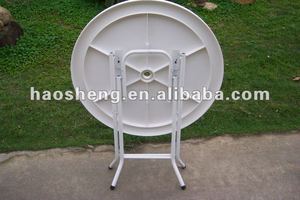 Table de pique-nique et de camping, ronde de 30 pouces, pieds en fer pliables et plateau en plastique léger - Product Image 6