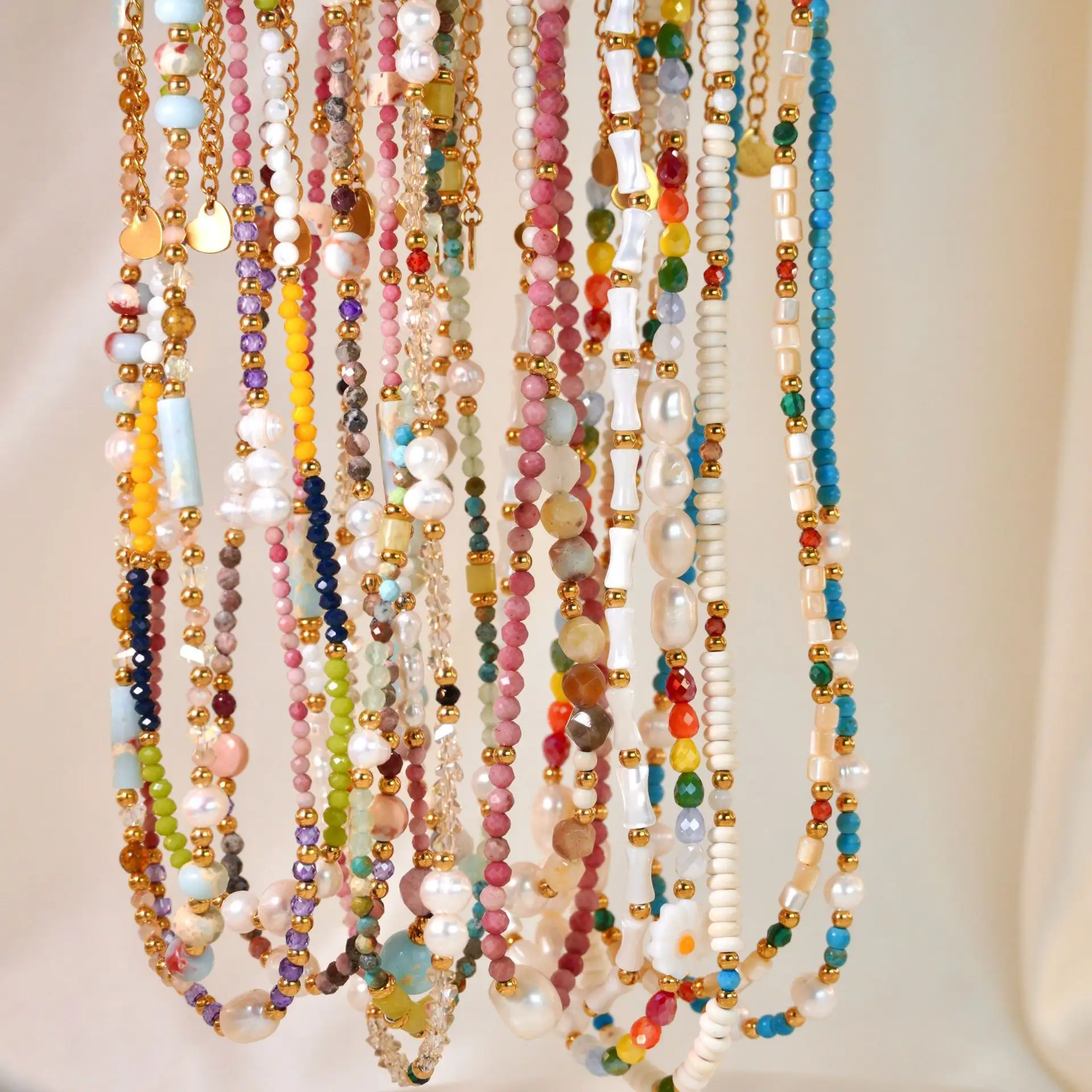XIXI Sommerkette Damen 18k Gold plattiert Edelstahl Naturstein Perlen bunte Kristallperlen Mode Schmuck-Halsbänder