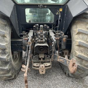 Tractor Usado <span class=keywords><strong>Valtra</strong></span> 8150 125hp 4X4WD Tractor Agrícola de Ruedas Precio Más Económico - Product Image 4