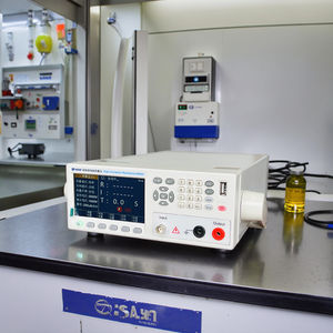 Medidor de Resistência de Isolamento de Alta Precisão - Product Image 3