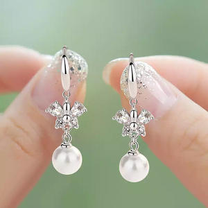 Elegantes Pendientes de Mariposa con Perla Sintética Redonda AAA, Chapados en Oro Blanco, Plata 925 con Rodio, Joyería Clásica para Mujer, para Bodas - Product Image 3