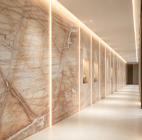 Dalle de marbre Bvlgari Blush, base beige chaud avec veines brun-rougeâtres, pierre naturelle pour revêtement mural, sol et plan de travail