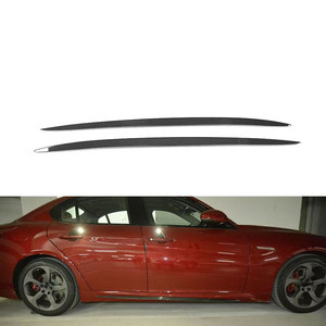 Minigonne Laterali in Carbonio per Alfa Romeo Giulia <span class=keywords><strong>Quadrifoglio</strong></span> Style 2017 - Product Image 1