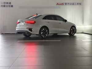 Audi Q3 35 TFSI berline (édition sport) 2023, voiture d'<span class=keywords><strong>occasion</strong></span> à vendre - Turbocompressée, équipements haut de gamme, véhicule de luxe d'<span class=keywords><strong>occasion</strong></span> - Product Image 4