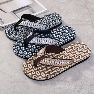 Nouvelles tongs décontractées antidérapantes pour hommes, en maille plastique, à semelle <span class=keywords><strong>compensée</strong></span>, pour la plage, collection été 2026 – Vente en gros, directement de l'usine - Product Image 2