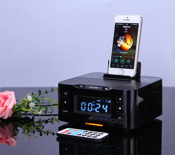 2-in-1 Dock bankası NFC saatli radyo Alarm yerleştirme şarj istasyonu kablosuz hoparlör 10W