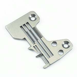 R4305-JOE-E00Xニードルプレート狭舌スロートプレート4スレッドオーバーロックミシン純正品質針プレートツール - Product Image 4