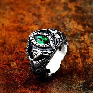 Anillo de Acero Inoxidable 316 con Serpiente Doble y Piedra Natural para Hombre, Tono Plata Antiguo, Tallado de Escamas, Estilo Atrevido Oscuro Rebelde Biker Punk para Uso Diario - Product Image 2
