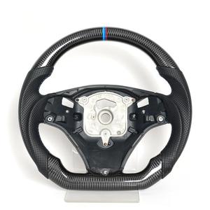 Volante in Fibra di Carbonio di Alta Qualità per <span class=keywords><strong>BMW</strong></span> Serie <span class=keywords><strong>E</strong></span>, Serie 1, Serie 3, X1, <span class=keywords><strong>X5</strong></span>, X6, E70, E71, E84, E87, E90 - Product Image 2