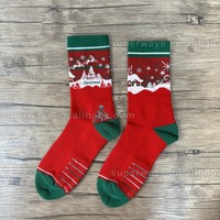 Chaussettes de basket-ball de haute qualité, chaussettes longues unisexes, élégantes et tendance avec des couleurs contrastées pour la saison de Noël